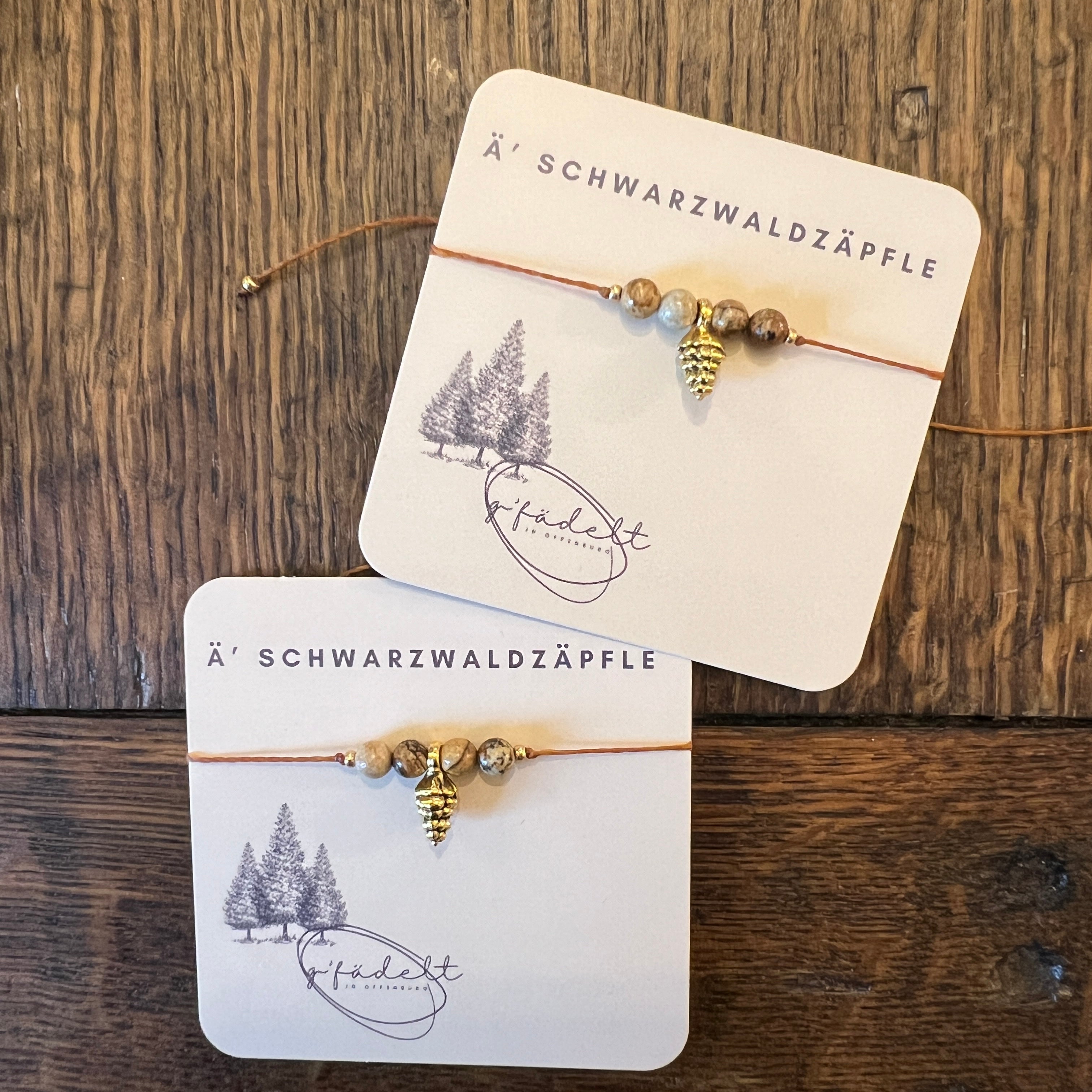 Schwarzwald Souvenir Tannenzapfen Armband