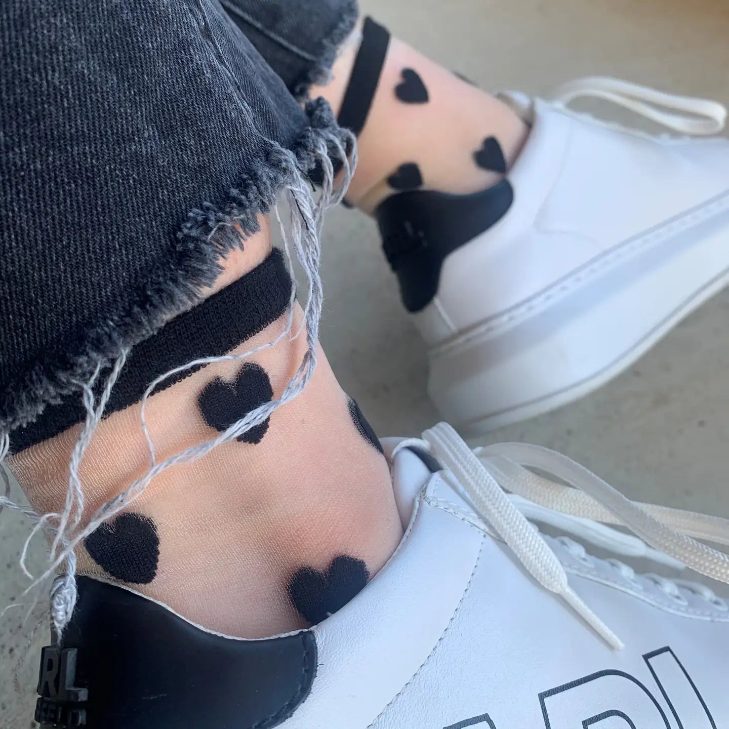 Transparente Herzen Socken, schwarz