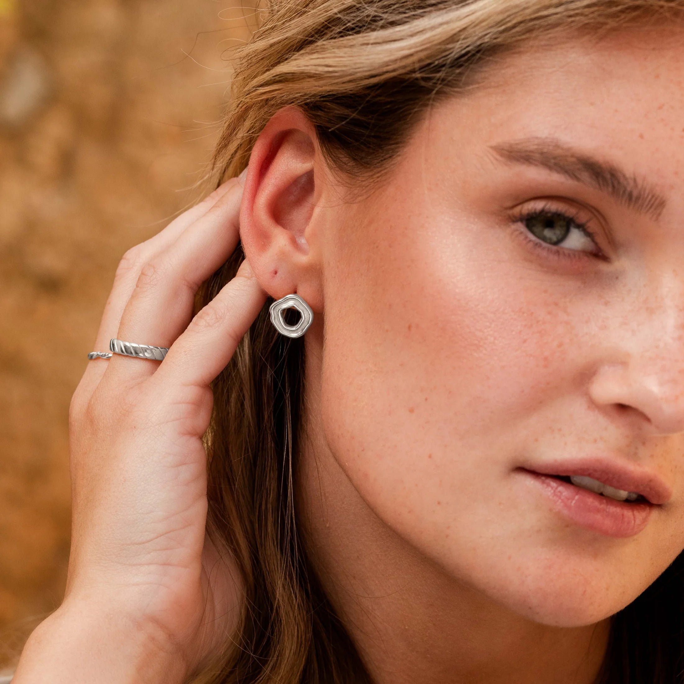 Coastal Charm Studs Gold / Silber