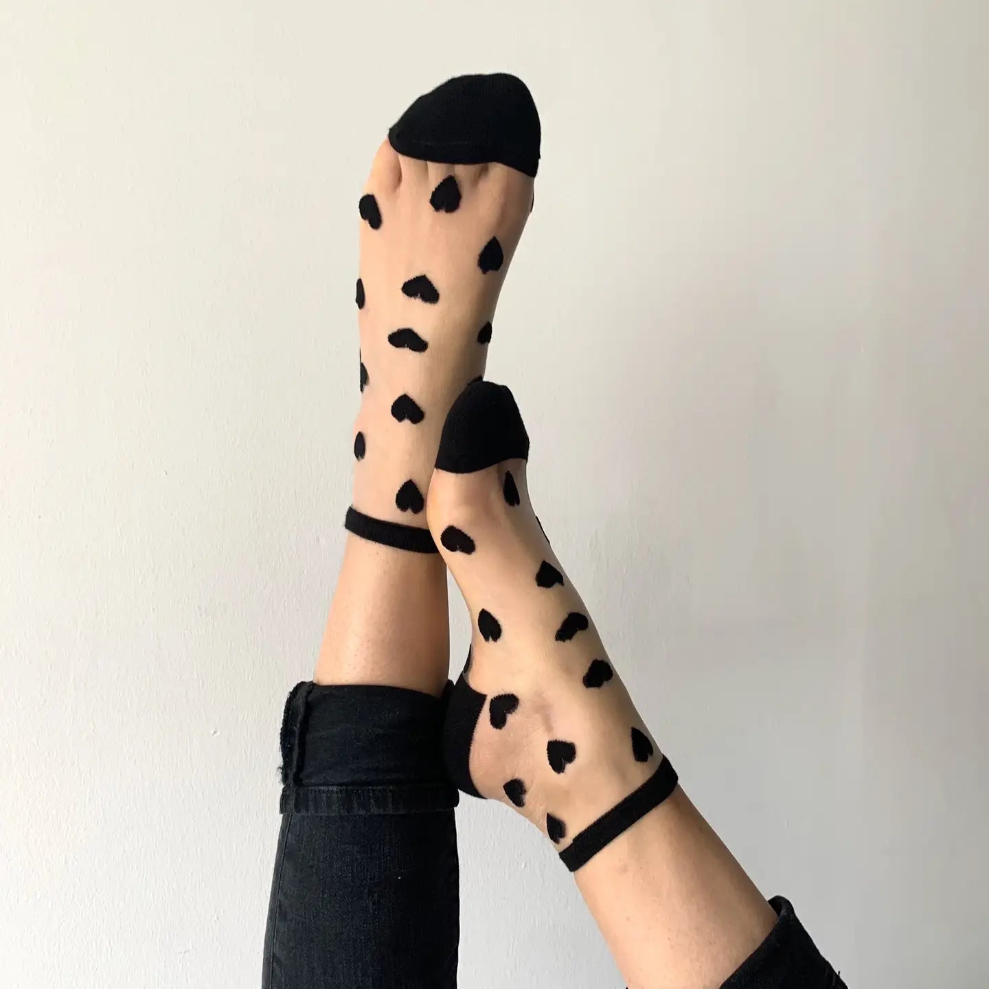 Transparente Herzen Socken, schwarz