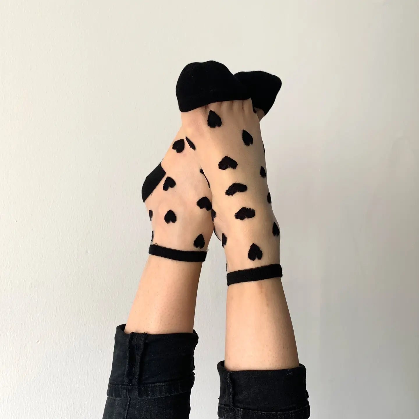 Transparente Herzen Socken, schwarz