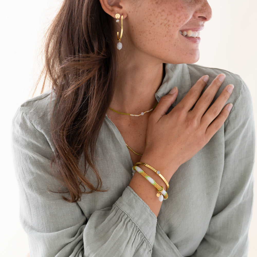 Buntes Mondstein Armband von a Beautiful Story