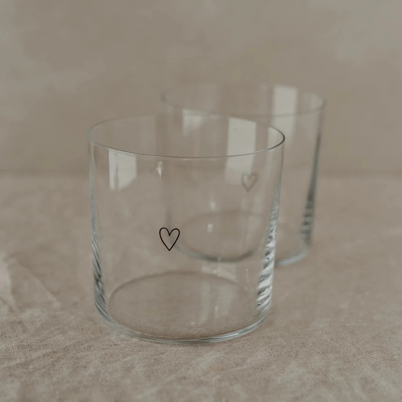 Trinkglas mit Herz in schwarz