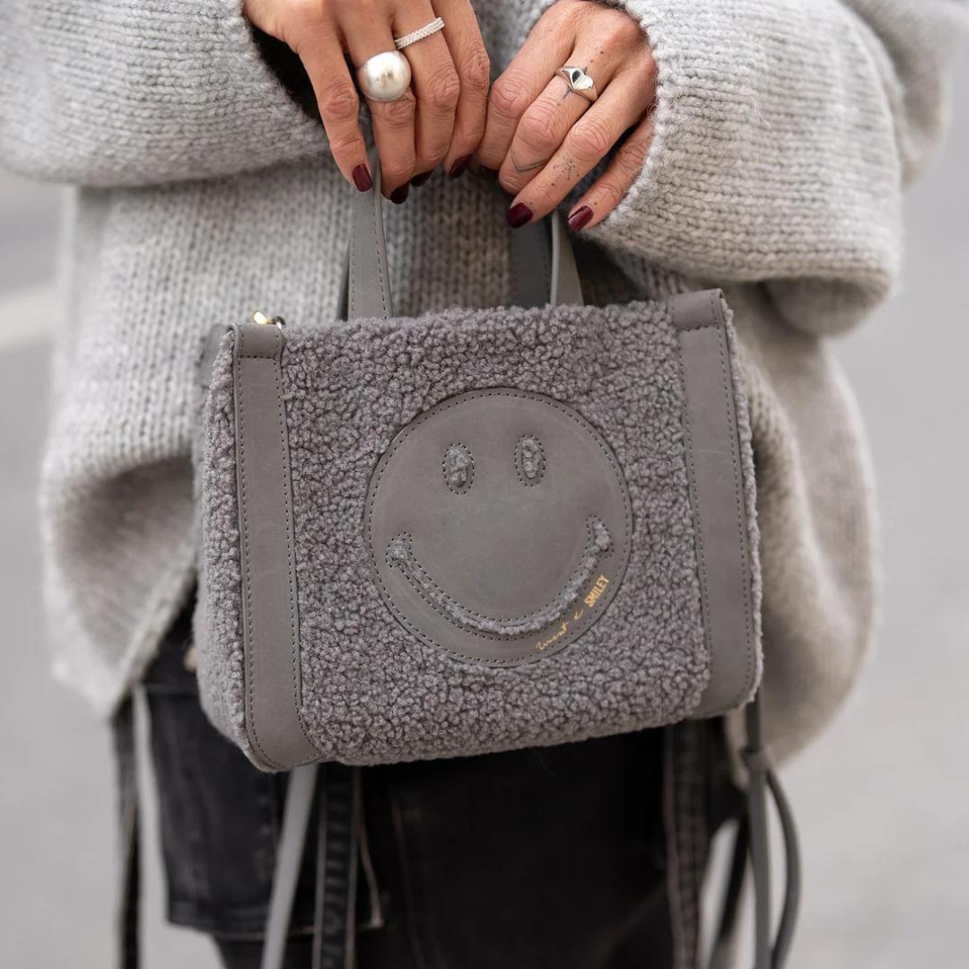 weat MINI TOTE SMILEY® COZY